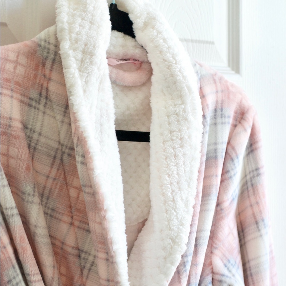 La Vie en Rose 🌹 SOFT Robe - Picture 1 of 6
